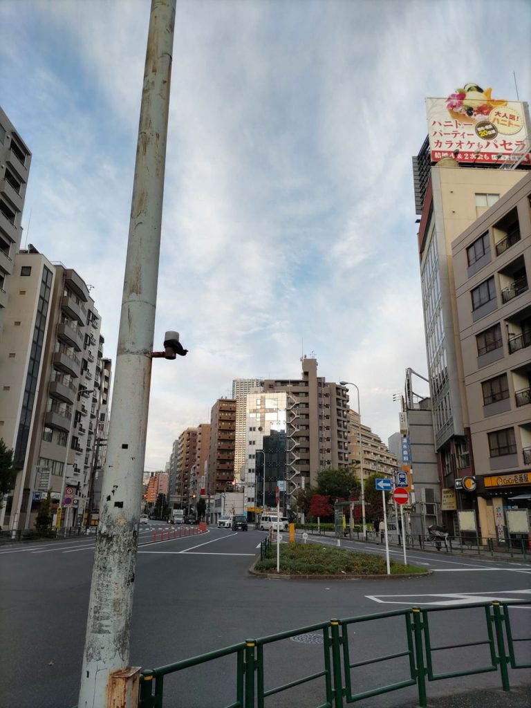 曙橋駅前での街頭演説からスタート